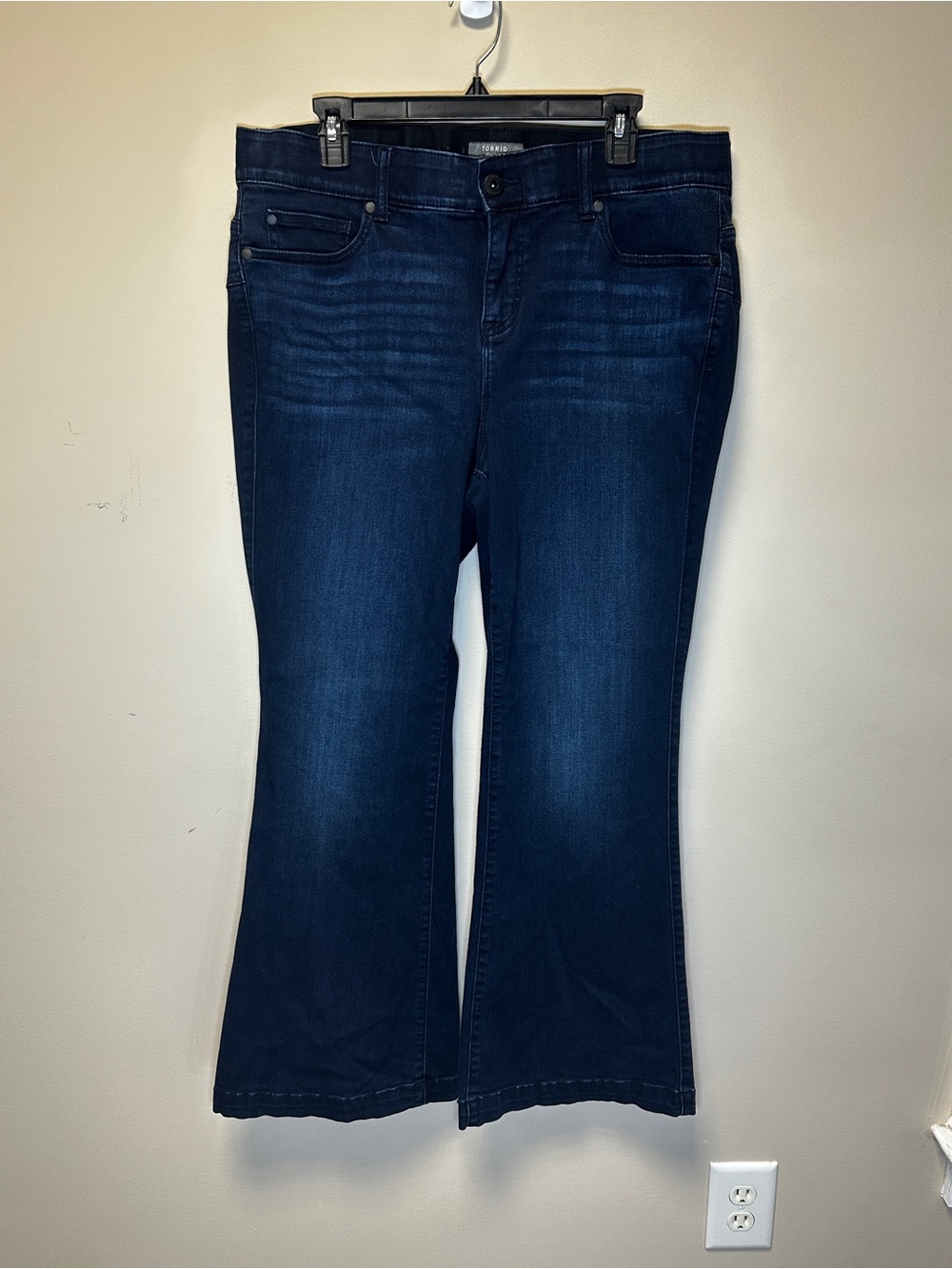 Torrid Super Soft Bombshell Flare Jeans – Size 18S